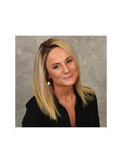Callie Myers-Creelman from CENTURY 21 Property Professionals