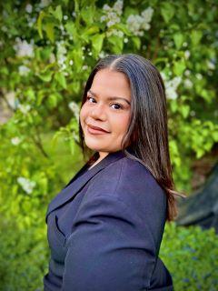Emarie Vargas from CENTURY 21 Realty Services