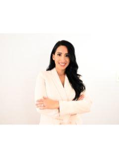 Lauren Lindo from CENTURY 21 The Luxe Property Group