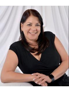 Dennisse Nieves from CENTURY 21 Circle