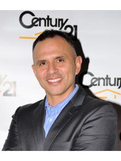 Luis Arboleda from CENTURY 21 S.G.R., Inc.