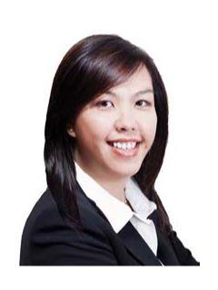 Clara Wong of Patrick Lam & Joanne Xiang Award-Winning Team from CENTURY 21 Real Estate Alliance