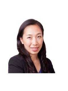 Angela Ho of Patrick Lam & Joanne Xiang Award-Winning Team from CENTURY 21 Real Estate Alliance