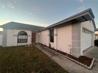 Property in Kissimmee, FL thumbnail 2