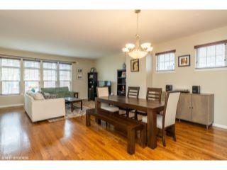 Property in Chicago, IL 60615 thumbnail 2