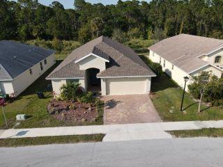 Property in Fort Pierce, FL 34945 thumbnail 1