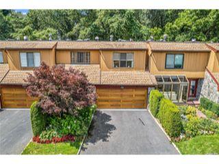 Property in Roslyn Heights, NY 11577 thumbnail 1