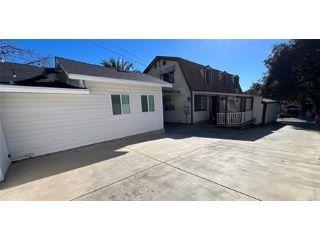 Property in Montrose, CA 91020 thumbnail 2