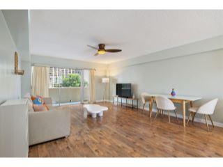 Property in Honolulu, HI thumbnail 2