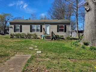 Property in Union City, TN thumbnail 6