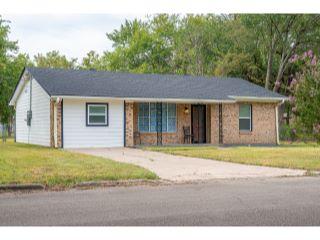 Property in Clarksville, TX thumbnail 4