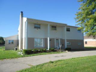 Property in Clinton Township, MI thumbnail 4