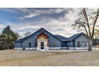 Property in Alvord, TX thumbnail 2