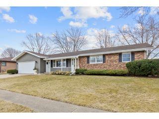 Property in Huntley, IL thumbnail 5