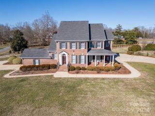 Property in Hickory, NC thumbnail 6