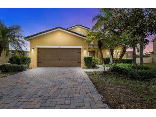 Property in Kissimmee, FL thumbnail 6