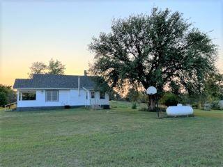 Property in Spriingfield, SD thumbnail 3