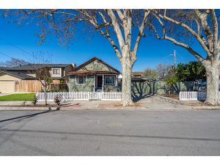 Property in Hollister, CA thumbnail 2