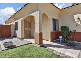 Property in Phoenix, AZ 85040 thumbnail 1