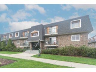 Property in Northbrook, IL thumbnail 5