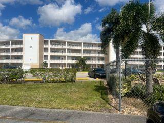 Property in West Palm Beach, FL thumbnail 3