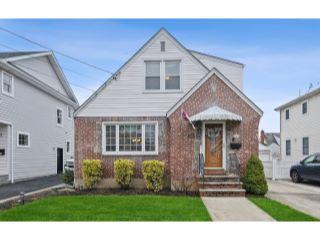 Property in Floral Park, NY thumbnail 5