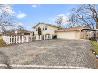 Property in La Grange Highlands, IL 60525 thumbnail 1