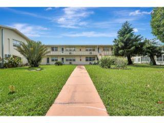 Property in West Palm Beach, FL thumbnail 6