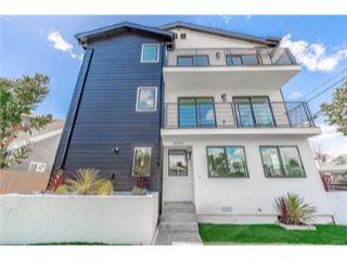 Property in Los Angeles, CA 90018 thumbnail 2