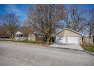 Property in Butler, IL 62015 thumbnail 0