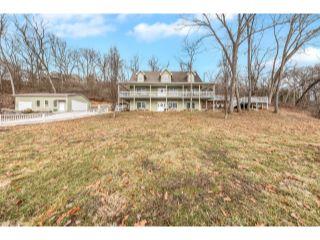 Property in Waterloo, IL thumbnail 6