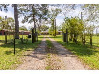 Property in Center, TX 75935 thumbnail 0