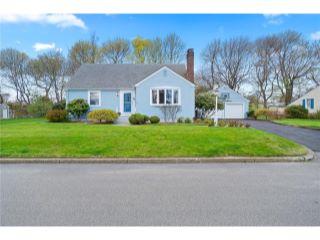 Property in Bristol, RI thumbnail 2