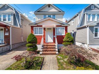 Property in Ozone Park, NY thumbnail 6