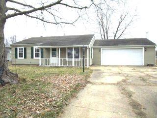 Property in Canton, IL thumbnail 2