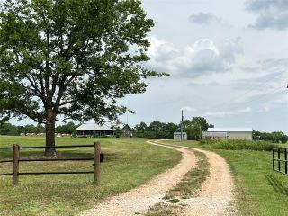 Property in Blossom, TX thumbnail 2