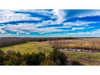 Property in Celeste, TX thumbnail 5