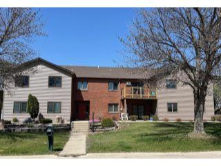 Property in Clear Lake, IA thumbnail 4