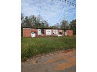 Property in Hartford, AL thumbnail 5