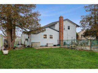 Property in Sayville, NY 11782 thumbnail 2