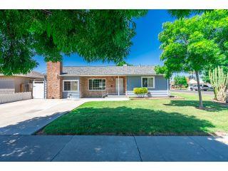 Property in Hanford, CA 93230 thumbnail 0