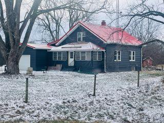 Property in Ramsey, IL thumbnail 4