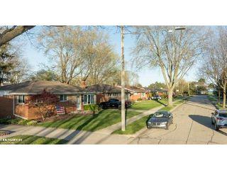 Property in St. Clair Shores, MI 48082 thumbnail 2