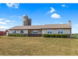Property in Huntley, IL thumbnail 1