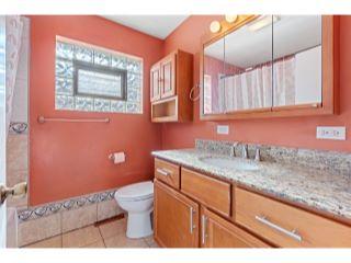 Property in Evergreen Park, IL 60805 thumbnail 2