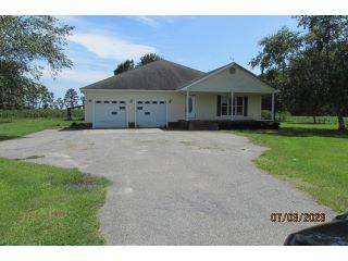 Property in Maxton, NC 28364 thumbnail 0