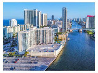 Property in Hollywood, FL thumbnail 1