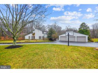 Property in Cockeysville, MD 21030 thumbnail 1