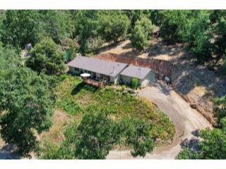 Property in Oakhurst, CA thumbnail 3