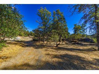 Property in Mariposa, CA thumbnail 4